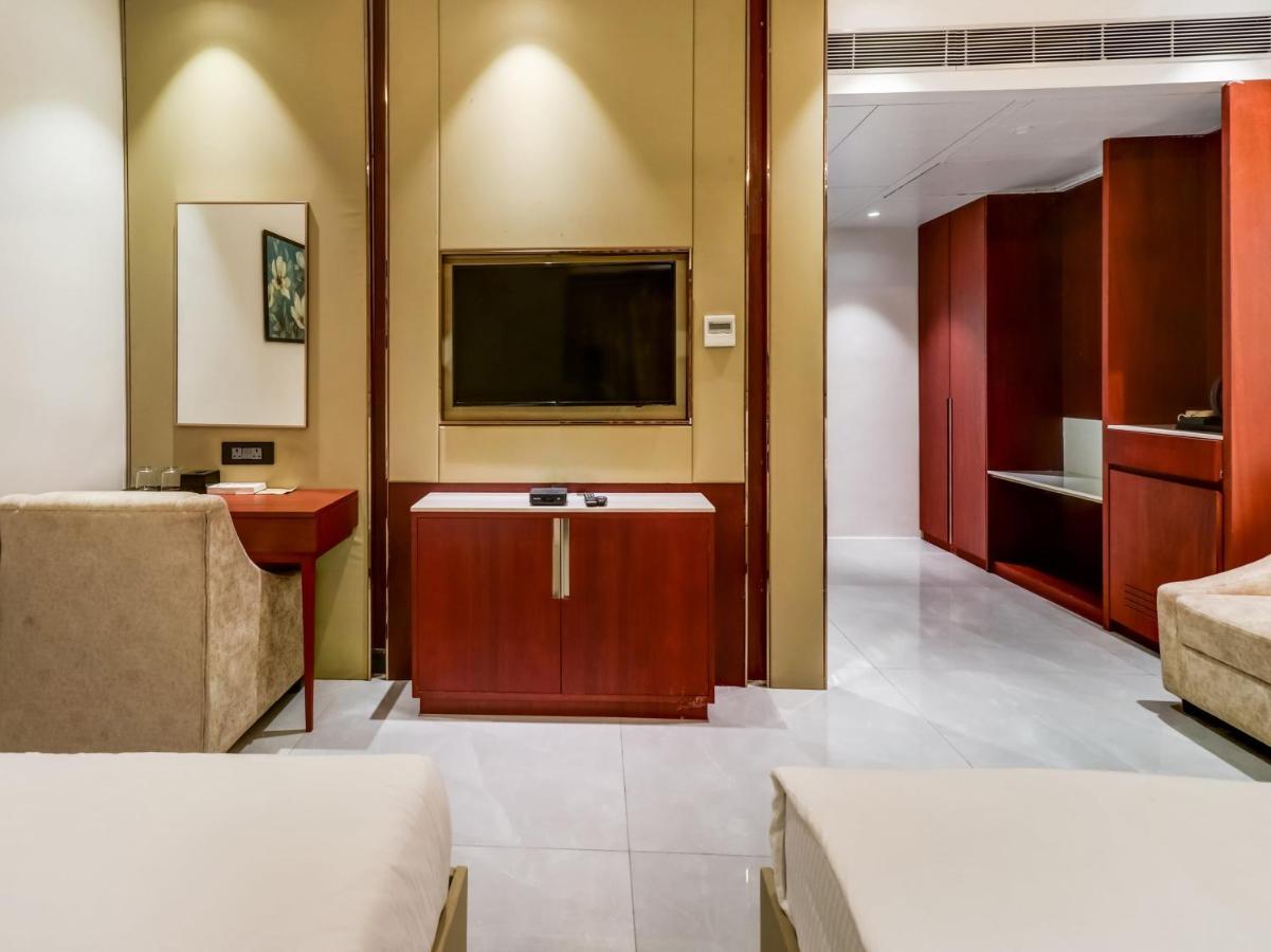 Oyo Townhouse 785 Sree Vinayaka Grand Hotel Anantapur Kültér fotó